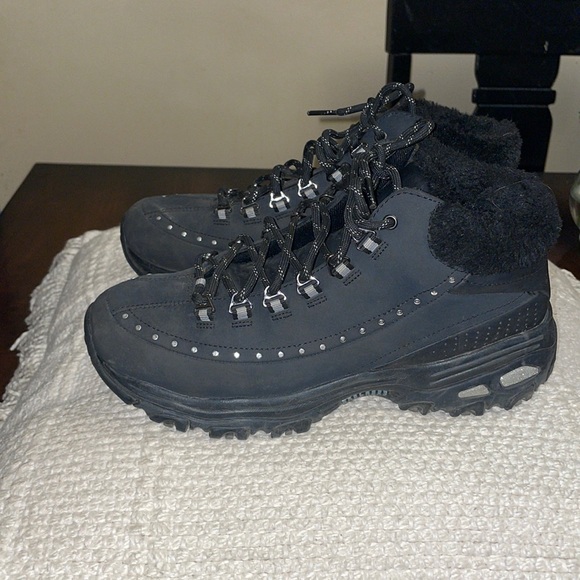 Skechers Shoes - Sketchers D' lites black boots womens shoes. Size 8.5